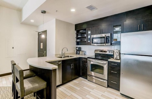 Northeast Virginia Beach Villa | Diamond Resorts Oceanaire Resort - Studio with Ocean View Balcony