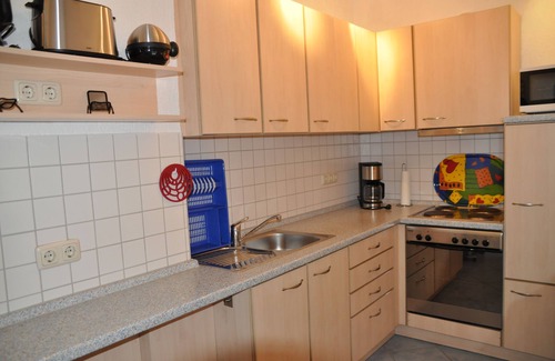 Fehmarn Apartment | Die 49 qm Ferienwohnung Windflüchter mit 2 Zimmern Befindet Sich Direkt am Kilom