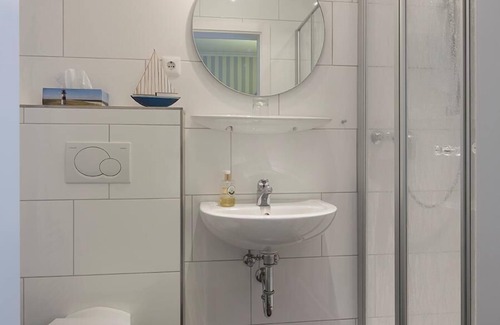 Norderney Apartment | Die Ferienwohnung "Lenz 1" liegt in der Benekestraße.
