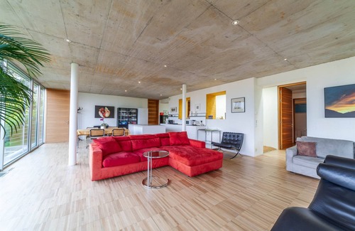 Schenna Apartment | Die Villa Alvarium ist ein Moderner Bau im Bauhaus Stil in Schenna
