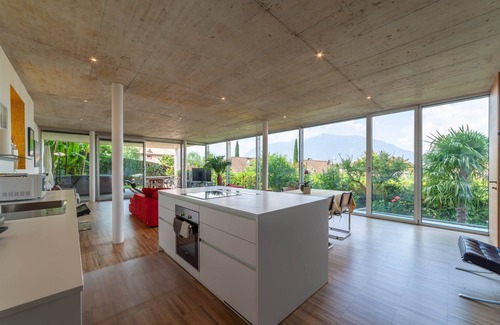 Schenna Apartment | Die Villa Alvarium ist ein Moderner Bau im Bauhaus Stil in Schenna