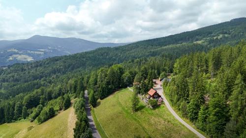 Deutschlandsberg District House | dieKELLERSTÖCKL Das Almstöckl mit Jacuzzi