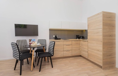 Stradom Apartment | Dietla 66 | Cracow | Comfortable Apartment for 4 | Smart TV