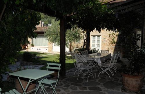 Sant'Andrea di Compito House | Dimora delle Camelie