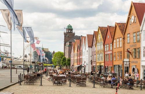 Bergenhus Apartment | Dinbnb Apartments I 600m to Bryggen & 100m to the Mountain Hikes