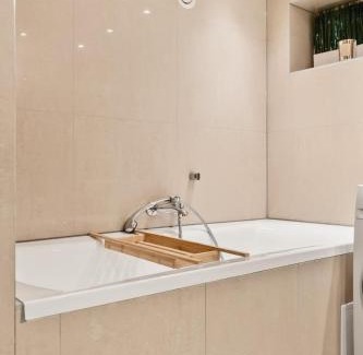 Sentrum Apartment | Dinbnb Apartments l 500m to Bryggen l Bathtub & New 2017 l Authentic Bergenshus
