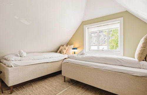 Bergen City Centre House | DINBNB Home l Historic 4BR House l 2 Free Parking l Balcony&Terrace
