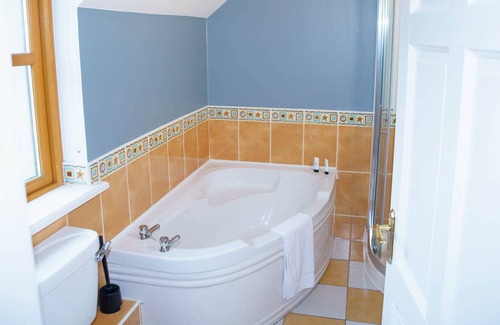 Dingle Cottage | Dingle Courtyard Cottages 2 Bed Sleeps 4