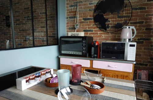 La Madeleine Apartment | Dinner overlooking the Loire