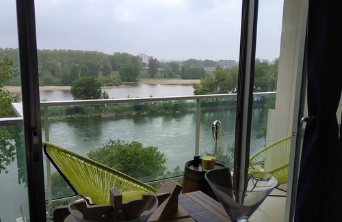 La Madeleine Apartment | Dinner overlooking the Loire