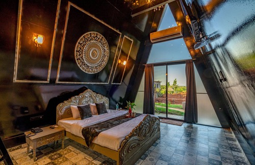 Ratnagiri Hotel | Dio Regaalo Theme Resort