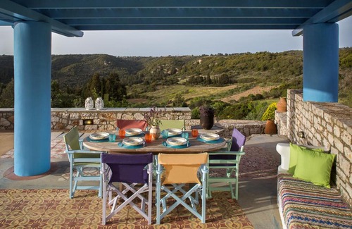 Perlegianika House | Dipaton House