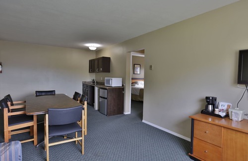 Regional District of Nanaimo Hotel | Diplomat Motel