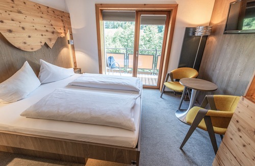 Flachau Hotel | Dips&Drops – SUPERIOR HOTEL · SPORTS · SPA · RESTAURANTS