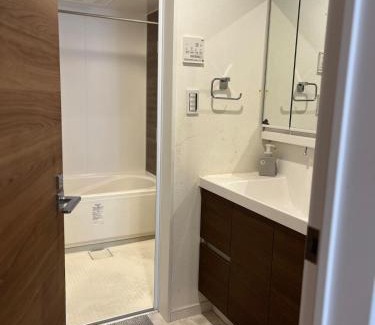 Nakano Apartment | Direct access to Shinjuku 1 station, atrium living room, super large entrance