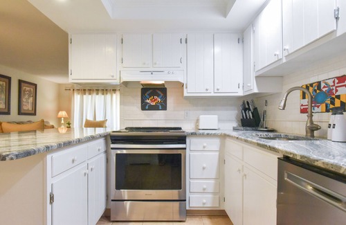 Midtown Ocean City Condo | Direct Beach Access-1st Floor Oceanfront Paradise! Newly Renovated Beach Getaway