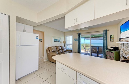 Nokomis Cottage | Direct Beachfront Cottage-Casey Key/Nokomis Beach-2 bedrooms