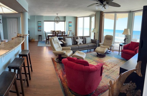 Daytona Beach Shores Condo | Direct Oceanfront 3-Bedroom #601- Beach Access and Heated Pool Open!