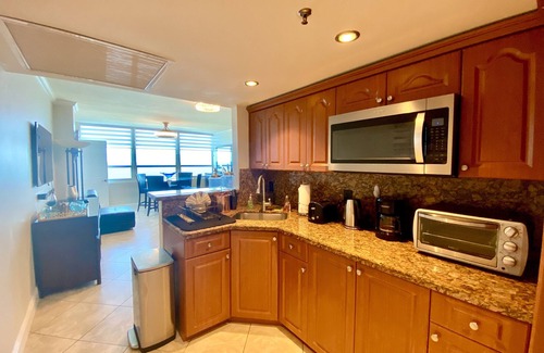 Mid Beach Apartment | Direct ocean front condo Miami Beach
