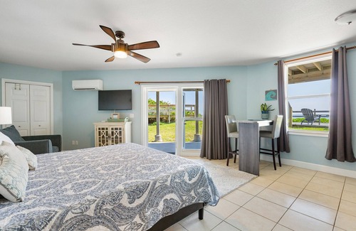 Melbourne Beach House | Direct Oceanfront relaxing escape- Single Fin