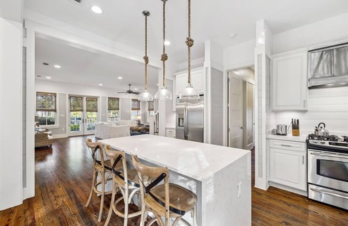 Watercolor House | Directly NEXT TO Camp WaterColor! 6-Seater LSV & 4 Bikes Included!