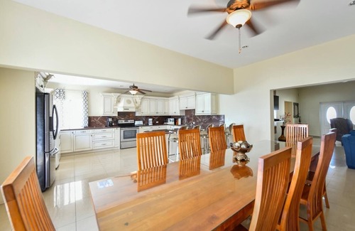 Pos Chiquito House | Directly on the Beach - Beachfront - Facing beach swimming pool - 5 bdrm
