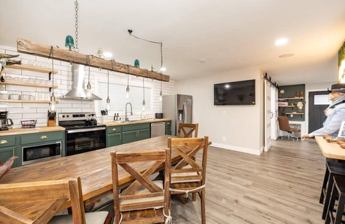 Valle House | *DISCOUNT* Wild West Retreat | 25 Min to Canyon