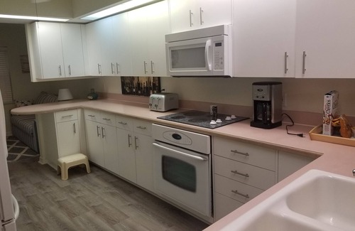 St. Pete Beach Condo | Discounted Beautiful 1500 Sq Ft Beach Condo.You can't get any closer to the Gulf