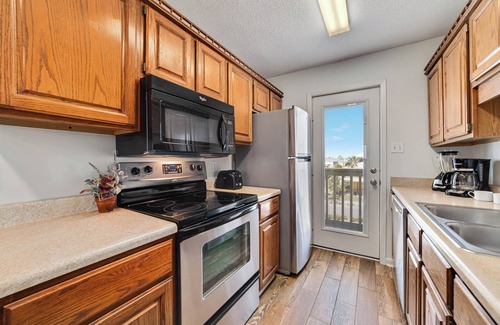 Ono Island Condo | Discounted Fall Sale! Pet Friendly! Beachside!