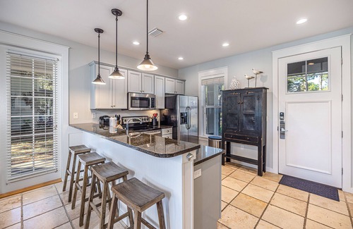 Laurel Grove House | DISCOUNTED! LAKE FRONT~Golf Cart, FREE Activities, HEATED Pool* & HotTub, Gym