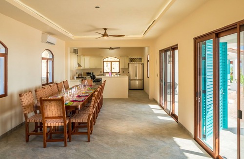 Buenavista Villa | DISCOUNTS! Walk 2 BEACH. THEATERn5 Bedrooms/7 Bath. Heated Pool-Jacuzzi