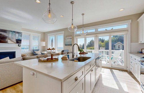Nelscott House | Discover Coastal Bliss: Your Perfect Retreat Awaits in Lincoln City