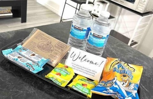 Silvertown Apartment | Discover Niagara! From Wine Country, Clifton Hill, Casinos, Shopping and more!