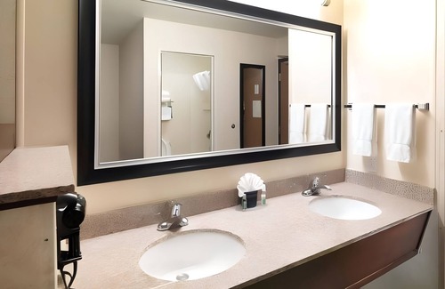 Rio Grande Hotel | Discover Salt Lake City | Free Airport Shuttle, Near Zoo & Temple Square