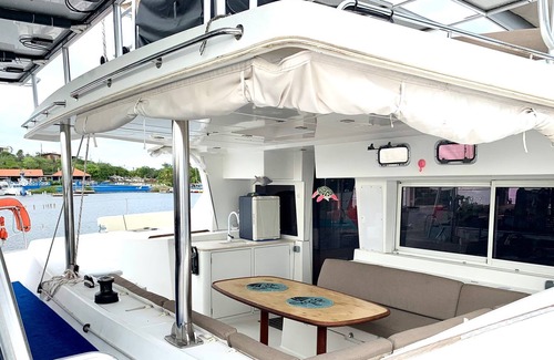 Palm Cay Boat Rental | Discover the Bahamas on a luxury catamaran, diving, snorkeling