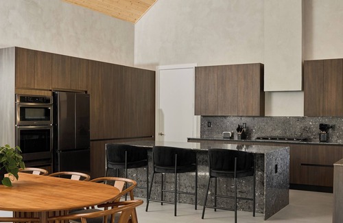 Conroe House | Discover The Black Oak: Forest & Chill—an entire home nestled among the trees.