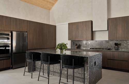 Conroe House | Discover The Black Oak: Forest & Chill—an entire home nestled among the trees.