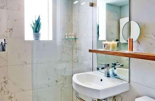 City Center Resort | Discover the Charm of Miami Beach! Oceanfront Property with Direct Beach Access!