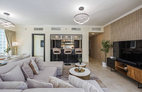Dubai Marina Apartment | Discover the ultimate in waterfront living