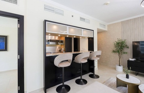 Dubai Marina Apartment | Discover the ultimate in waterfront living
