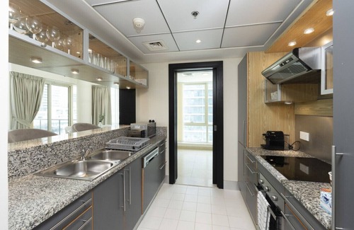 Dubai Marina Apartment | Discover the ultimate in waterfront living