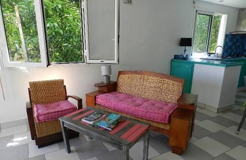 Petite-ÃŽle House | Discover the wild south from the terrace of this colorful apartment