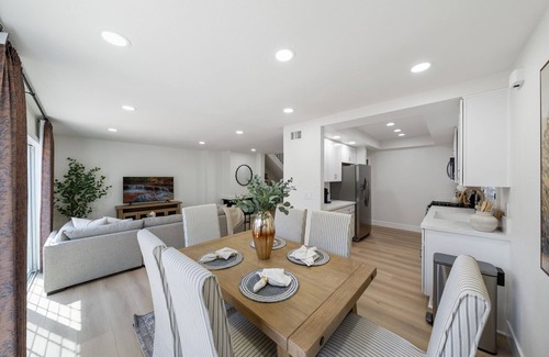 East Bluff House | Discover Tranquil Luxury: Your Perfect Family Retreat in Newport Beach Eastbluff