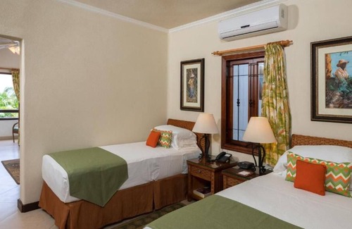 Maynards House | Discover West Coast of Barbados! 3 Relaxing Units Near Cove Bay! Parking!