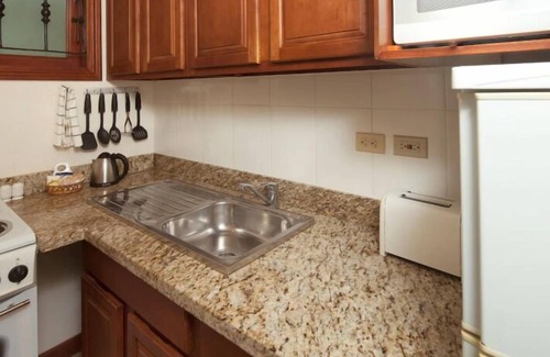 Maynards House | Discover West Coast of Barbados! 3 Relaxing Units Near Cove Bay! Parking!