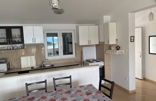 Blace Apartment | 🌴 Discover Your Oasis in Blace, Croatia - 2-bed Flat by the Serene Beach! 🌴
