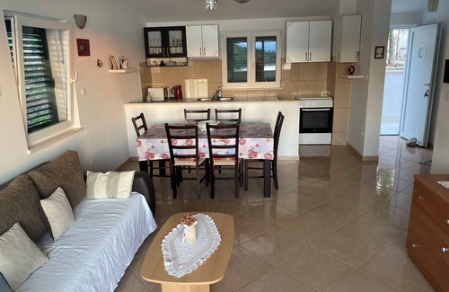 Blace Apartment | 🌴 Discover Your Oasis in Blace, Croatia - 2-bed Flat by the Serene Beach! 🌴