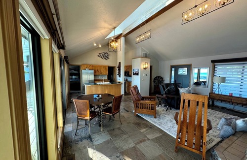 Moses Lake House | ​Discover Your Perfect Getaway at Potholes Reservoir