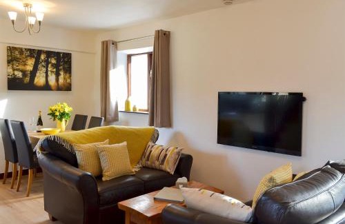 Cheriton Bishop House | Discovery