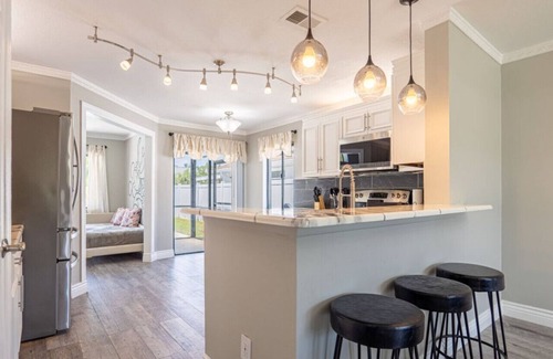 Buena Ventura Lakes House | Disney Dream Getaway: 3BR 2.5 Bath Home & Heated Pool near all major parks.